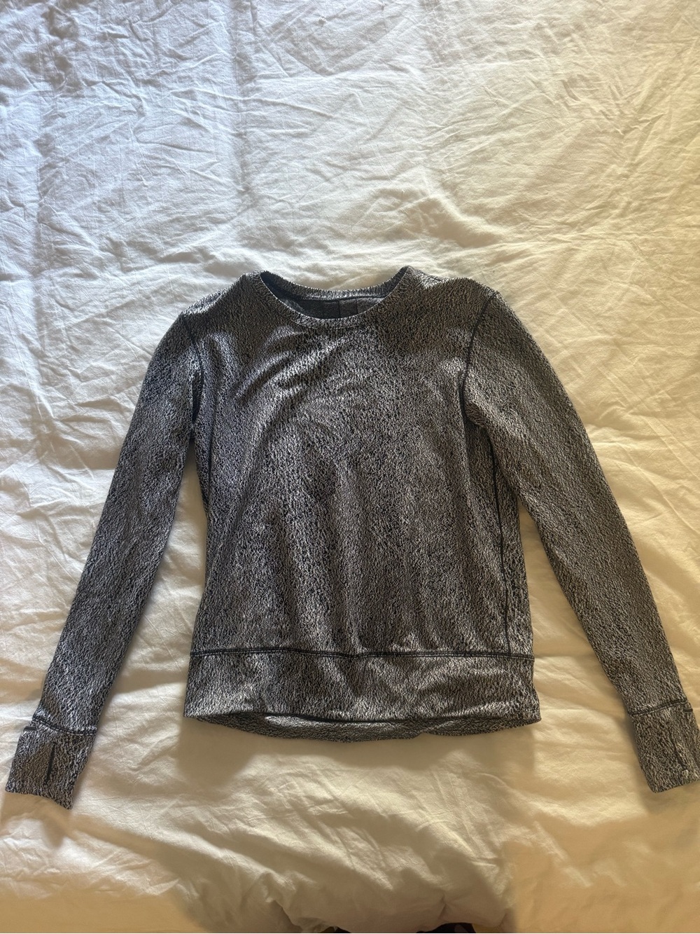 Lululemon Women's Gray Long-Sleeve Crewneck Sweater